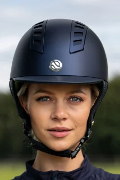 Hot Back on Track EQ3 MIPS Smooth Shell ridehjelm Ridehjelmer