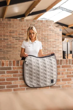 Smoky Twilight dressursjabrak Dressursjabraker