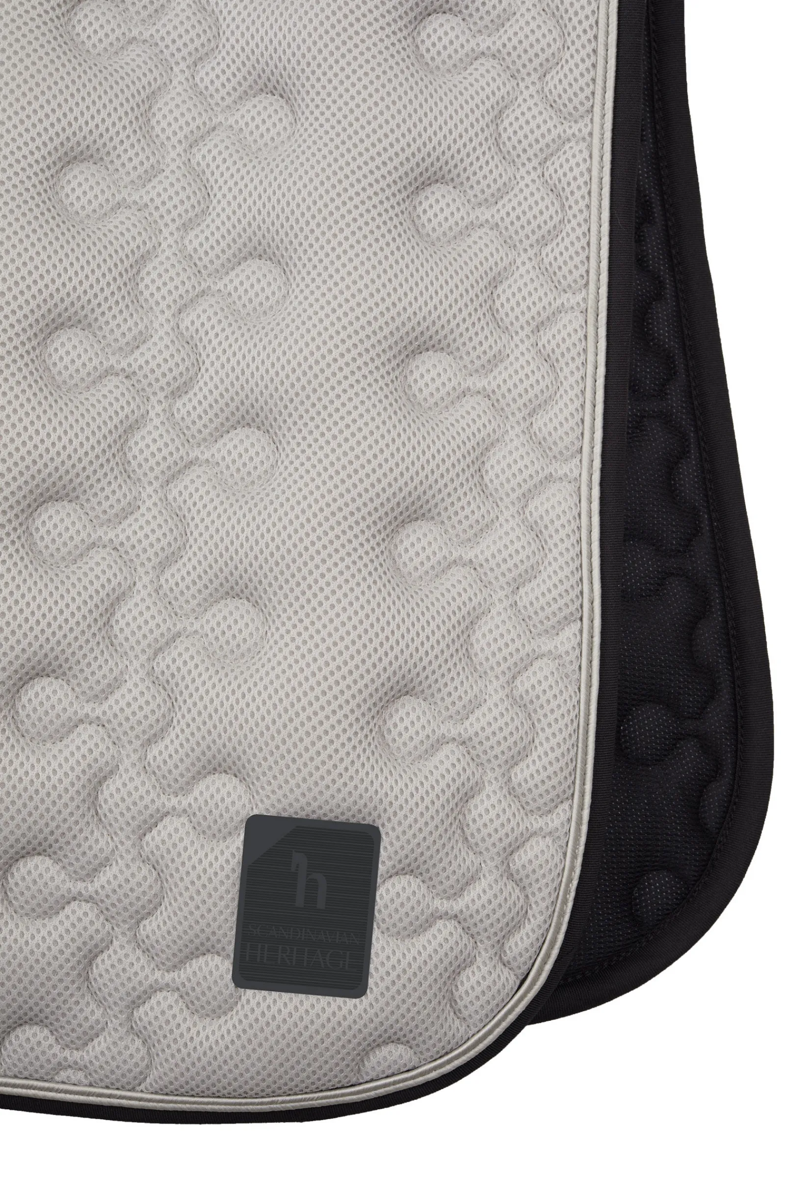 Smoky Twilight sprangsjabrak Ponni Sjabrak|Allround- Og Sprangsjabraker