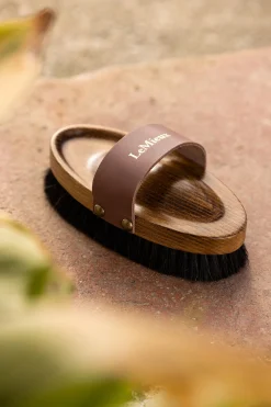 Discount Artisan kroppsbørste i lammeull Børster|Strigleutstyr